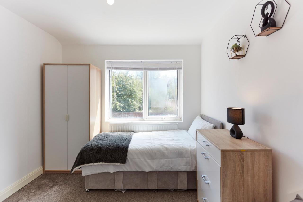 Spacious Home Close To City Centre Location ليدز المظهر الخارجي الصورة