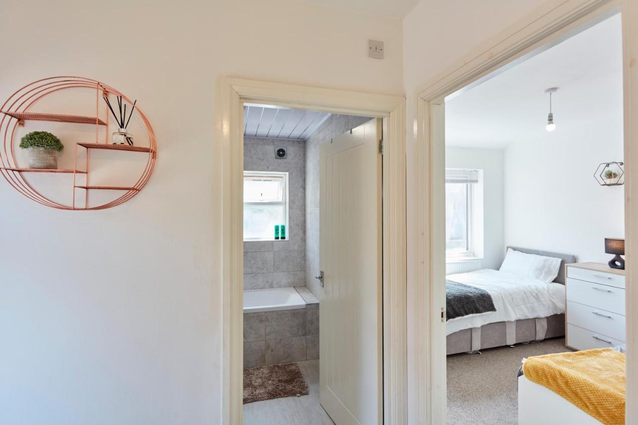 Spacious Home Close To City Centre Location ليدز المظهر الخارجي الصورة