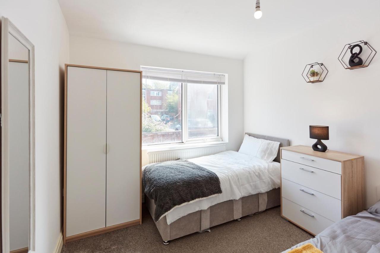 Spacious Home Close To City Centre Location ليدز المظهر الخارجي الصورة