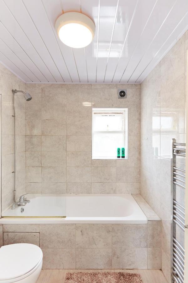 Spacious Home Close To City Centre Location ليدز المظهر الخارجي الصورة