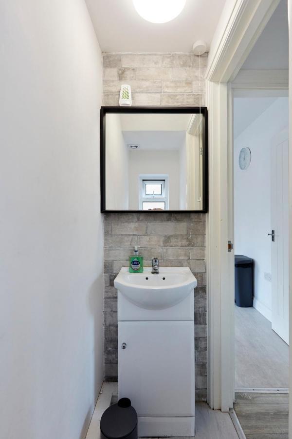 Spacious Home Close To City Centre Location ليدز المظهر الخارجي الصورة