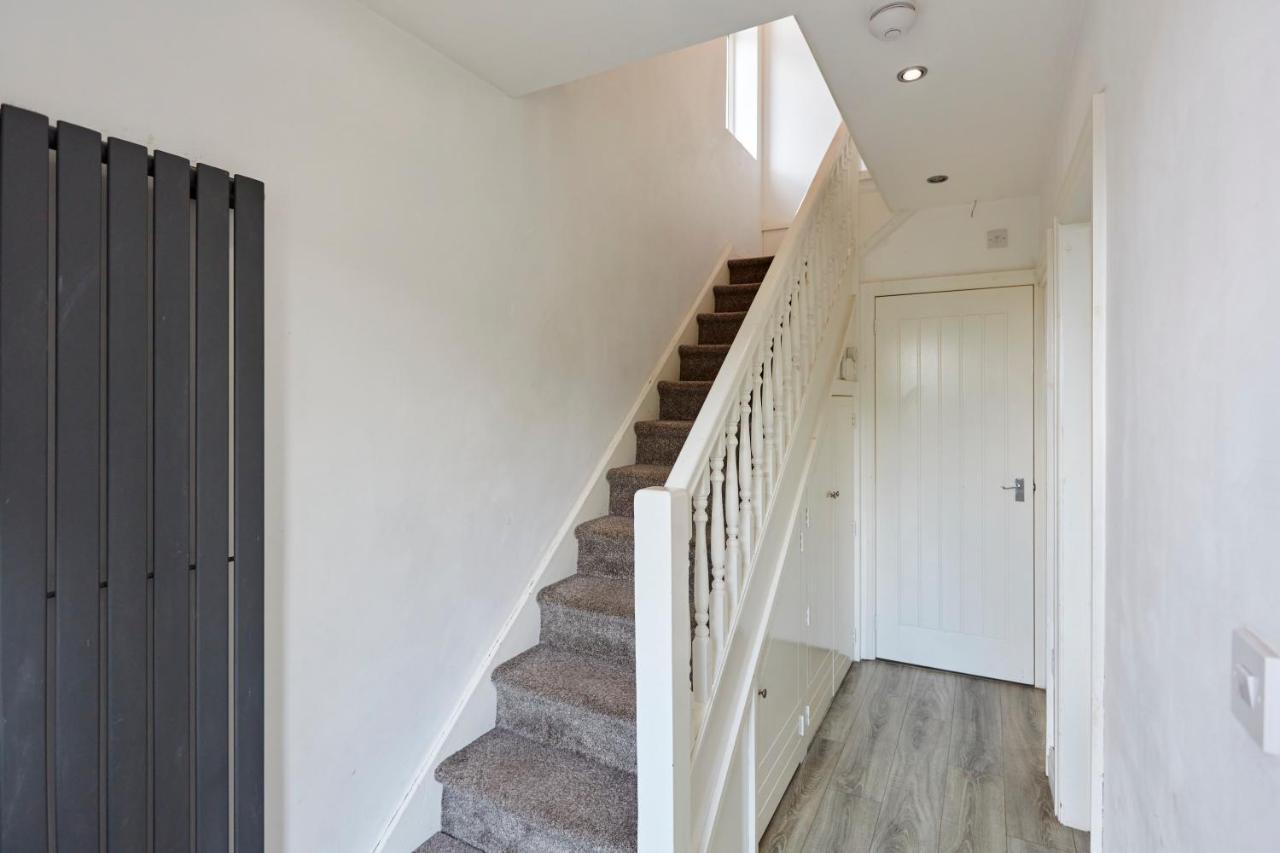 Spacious Home Close To City Centre Location ليدز المظهر الخارجي الصورة